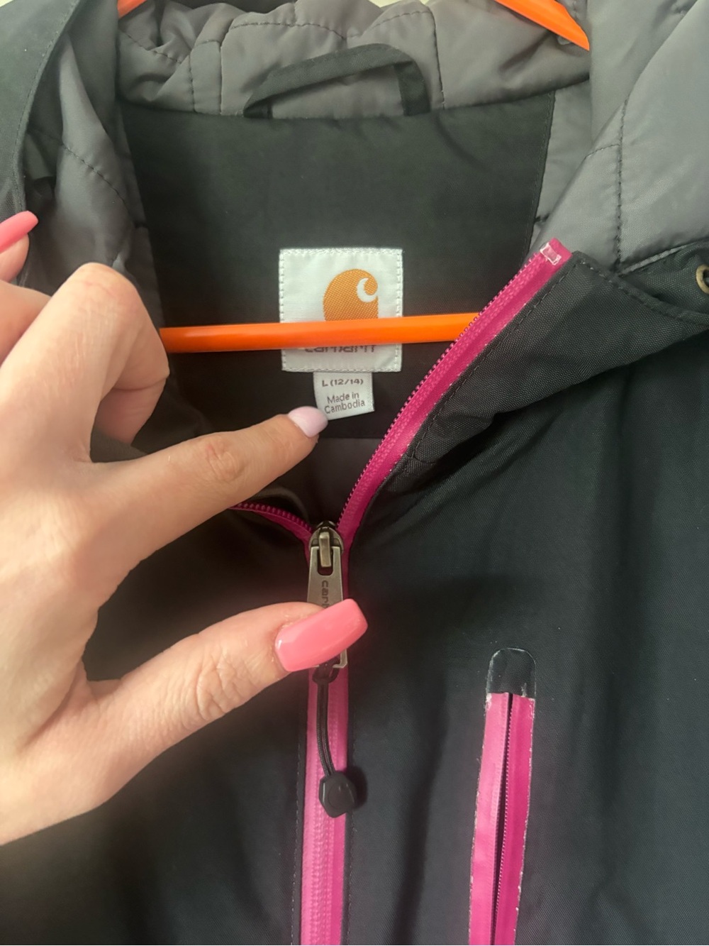 Carhartt Insultated Jacket with Pink Zippers - Picture 2 of 3